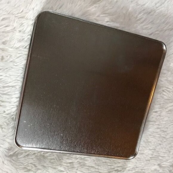 NWOT Coca-Cola 'Chillin' Polar Bear' 1000pc Puzzle in Collectible Tin - Picture 9 of 9